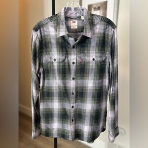 Men’s Levis button up shirt, Small, standard fit